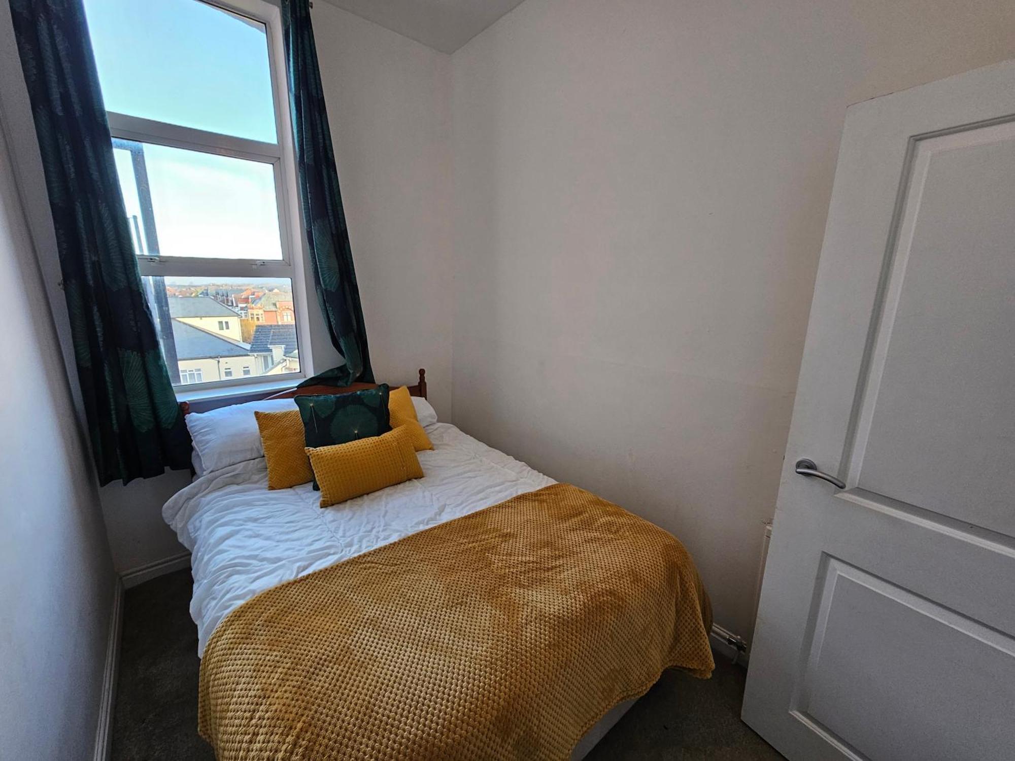 2 Bed Apartment Lakeside On The Promenade 绍斯波特 外观 照片